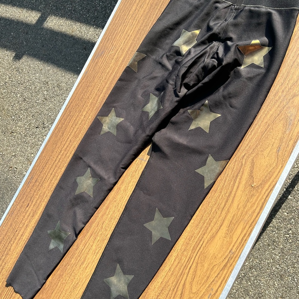 Thick band high waist legging with gold foil star design